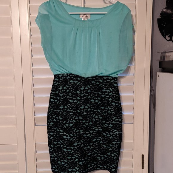 Sweet Storm Dresses & Skirts - 💖HP💖 Teal & Black Lace Bodycon Dress